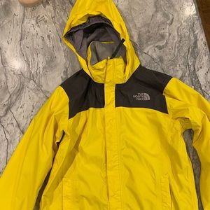 The North Face boys L raincoat